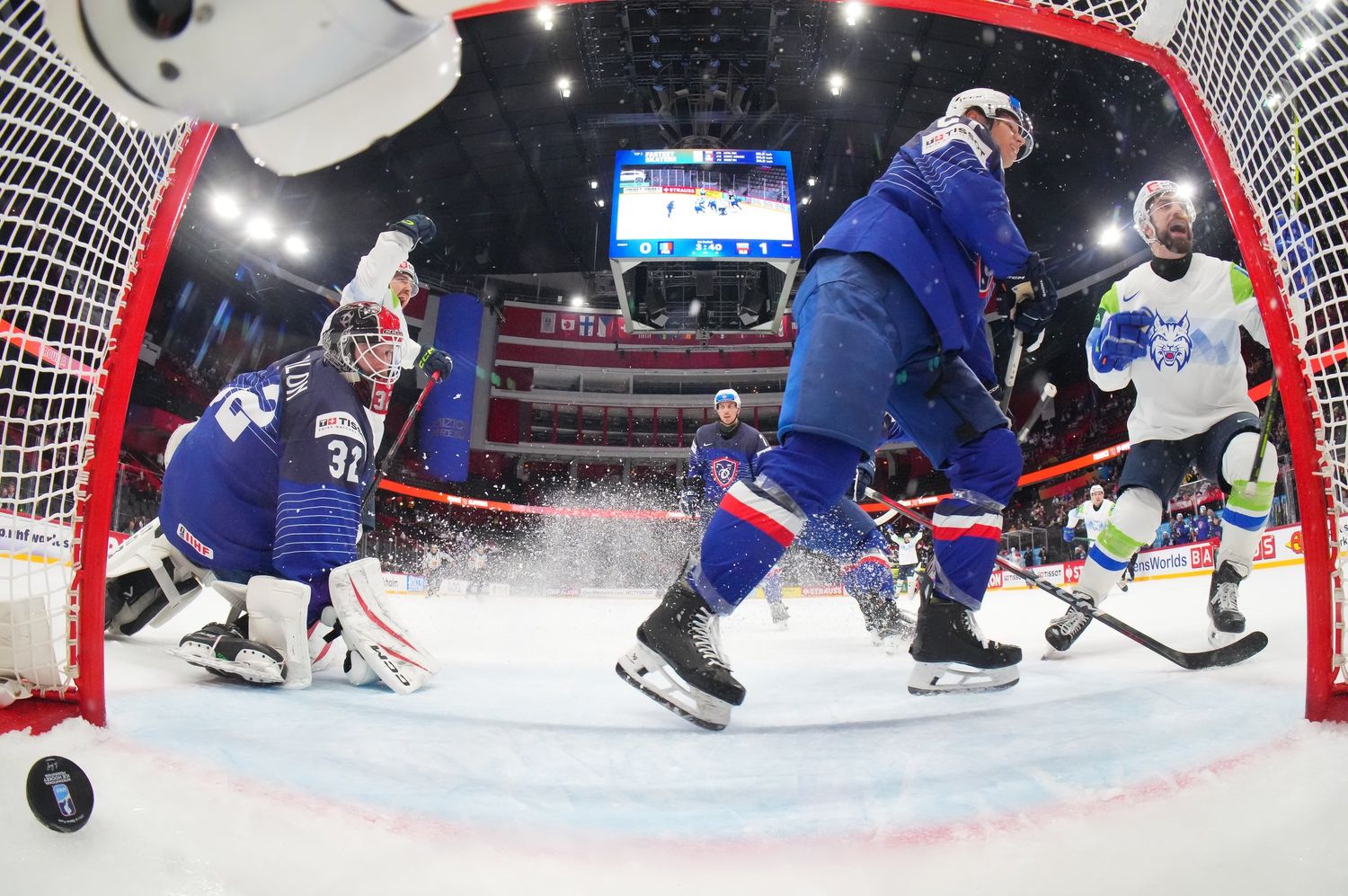 Slovenci po dramatični končnici ostajajo v elitni skupini
