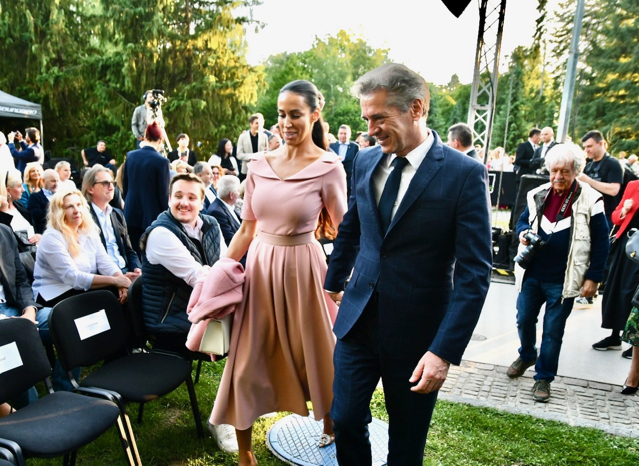 Tina Gaber končno prekinila molk: Je z Instagrama res izbrisala priimek Golob?