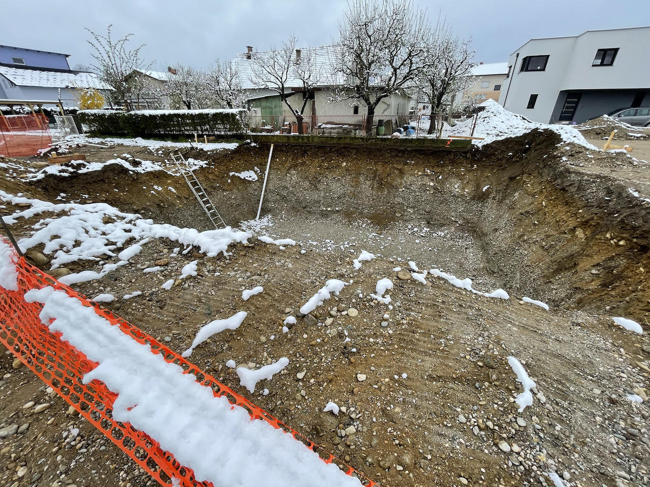Kako mrzlo je premrzlo za delo? Delavci na prostem brez zakonske zaščite