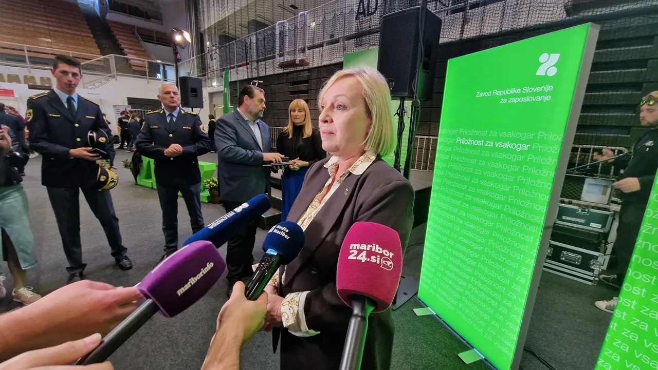 Odstopila naj bi generalna direktorica Zavoda za zaposlovanje Barbo Škerbinc