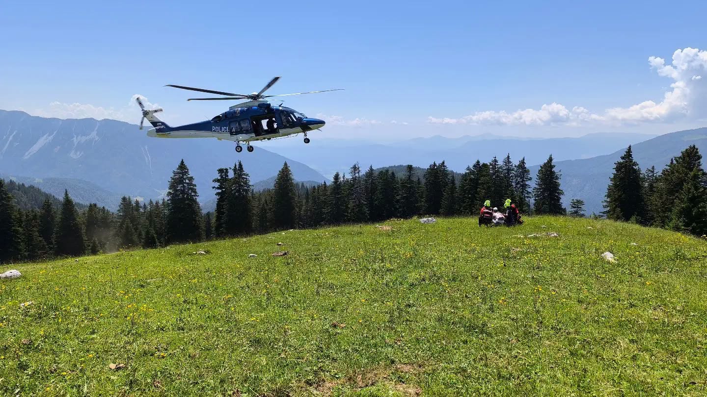 Ohladitev v gorah bi lahko bila usodna za tujega planinca in pohodnico