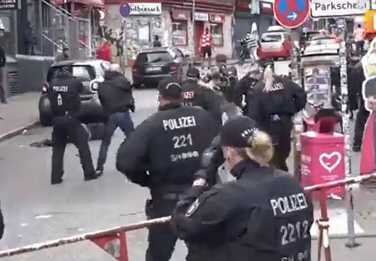 Incident pred tekmo v Hamburgu: Policist ustrelil moškega