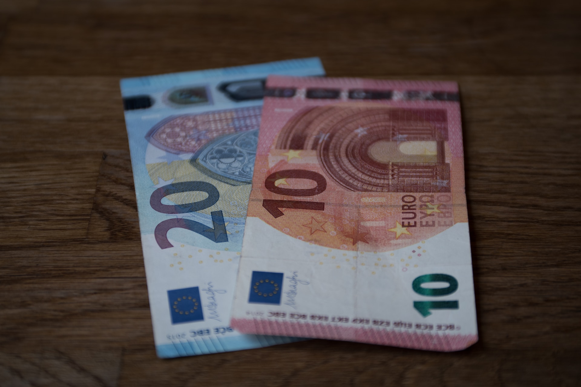 Finančni strokovnjaki razkrivajo: Zato vam ne uspe varčevati po zlatem pravilu 50/30/20