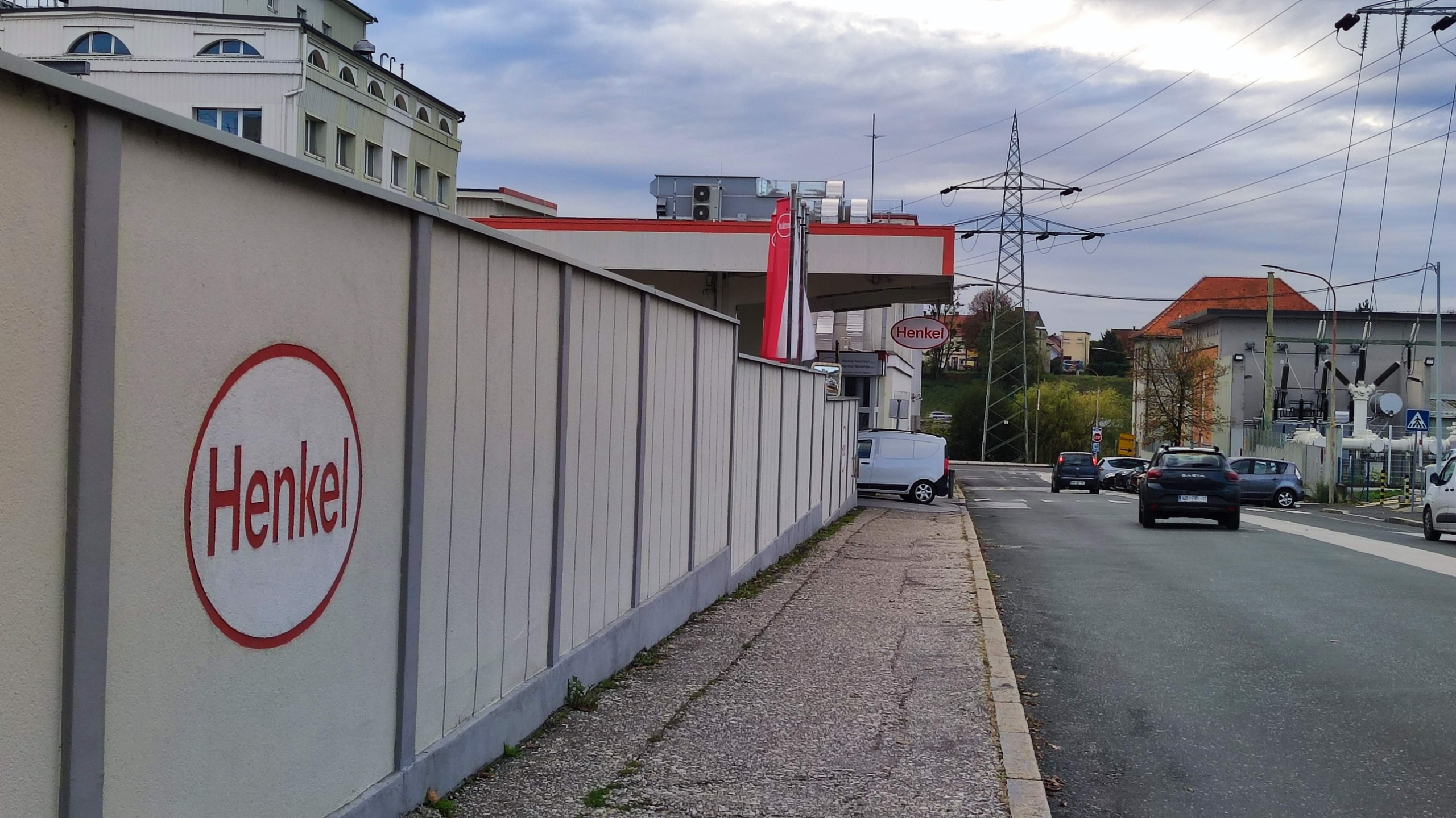 Slabe gospodarske razmere v Mariboru: Po Ecolabu masovna odpuščanja napovedana tudi v Henklu