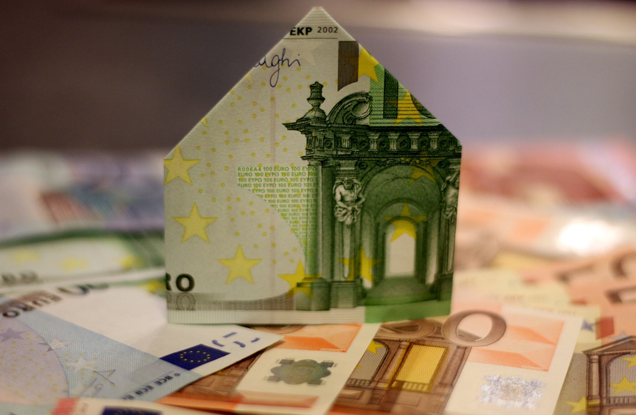 Predsednica ECB opozarja: Kdaj bodo znižali obrestne mere?