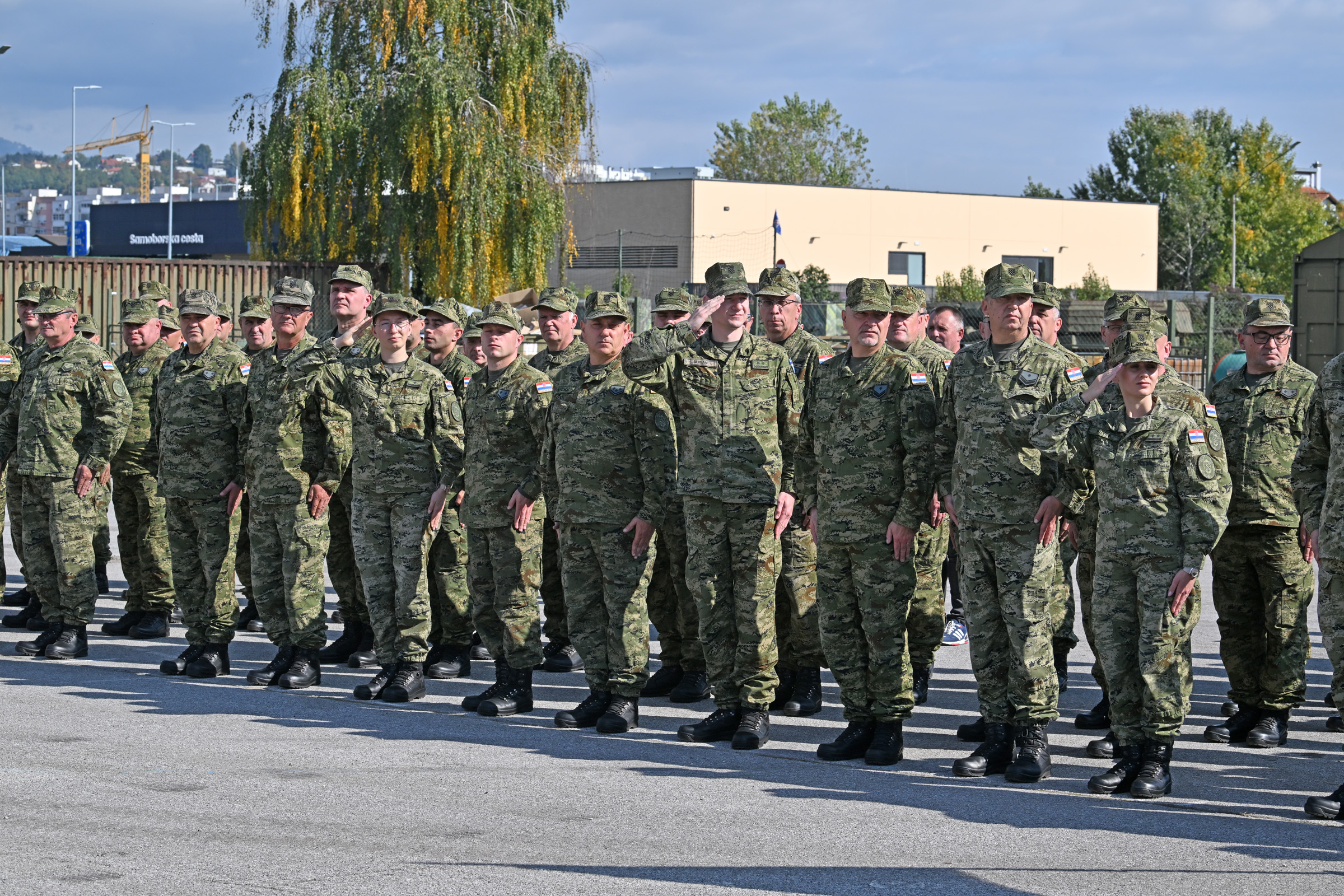 Vsi s hrvaškim potnimi listom, tudi tisti v tujini, bodo morali služiti vojaški rok