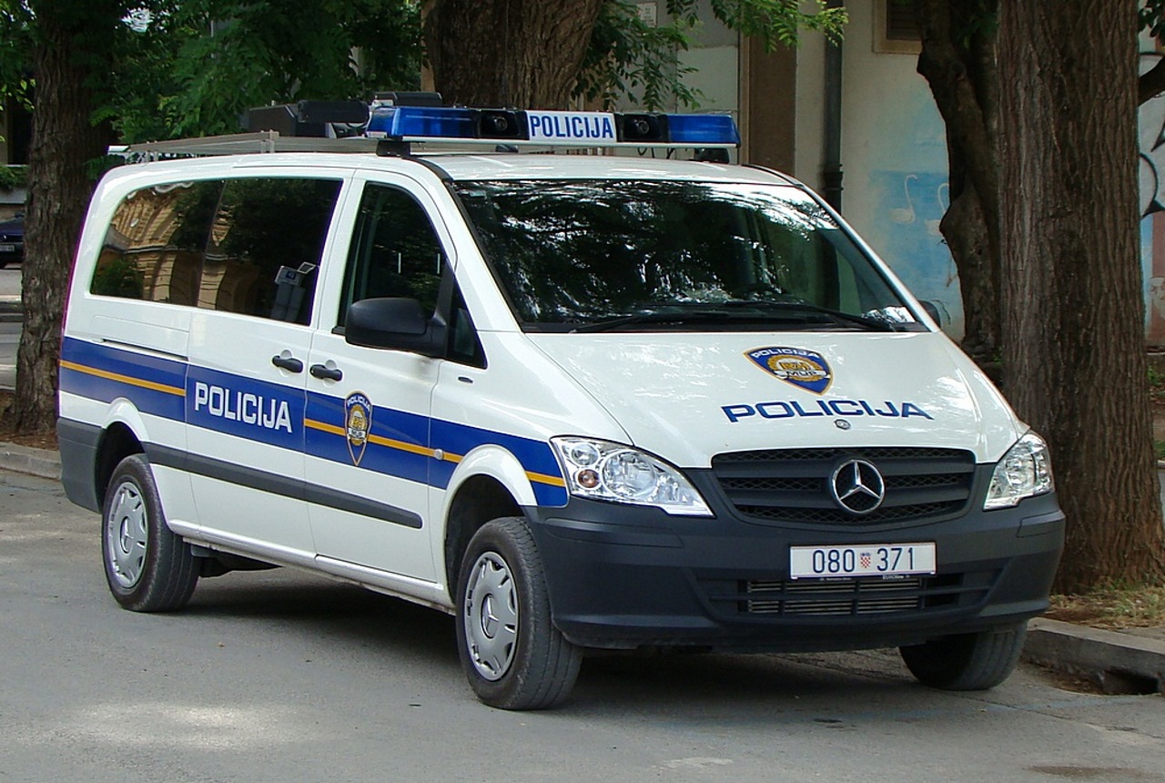 »Hrvaškima« Kralju Ladislavu in Knezu Trpimirju ni uspelo odpotovati v Nemčijo