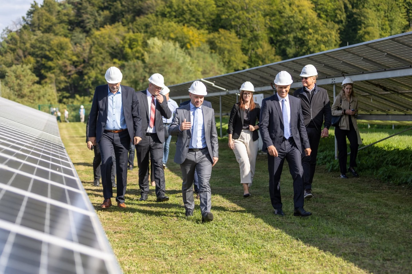 HSE v Zasavju odprl največjo sončno elektrarno v Sloveniji