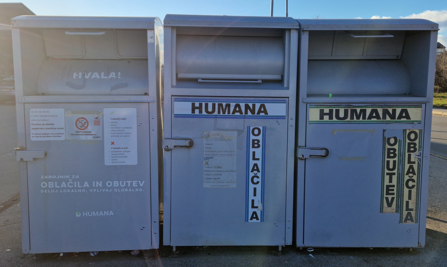Zabojniki za odlaganje oblačil: Namesto oblačil ljudje odlagajo kosovne odpadke