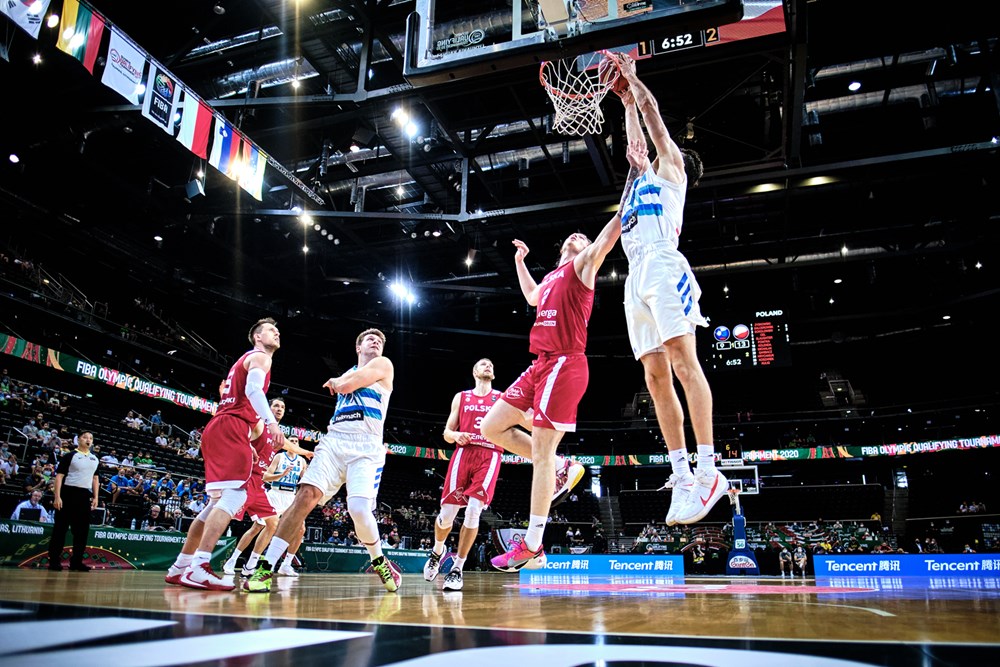 Košarkarji Slovenije v drugem krogu kvalifikacij premagali Poljsko