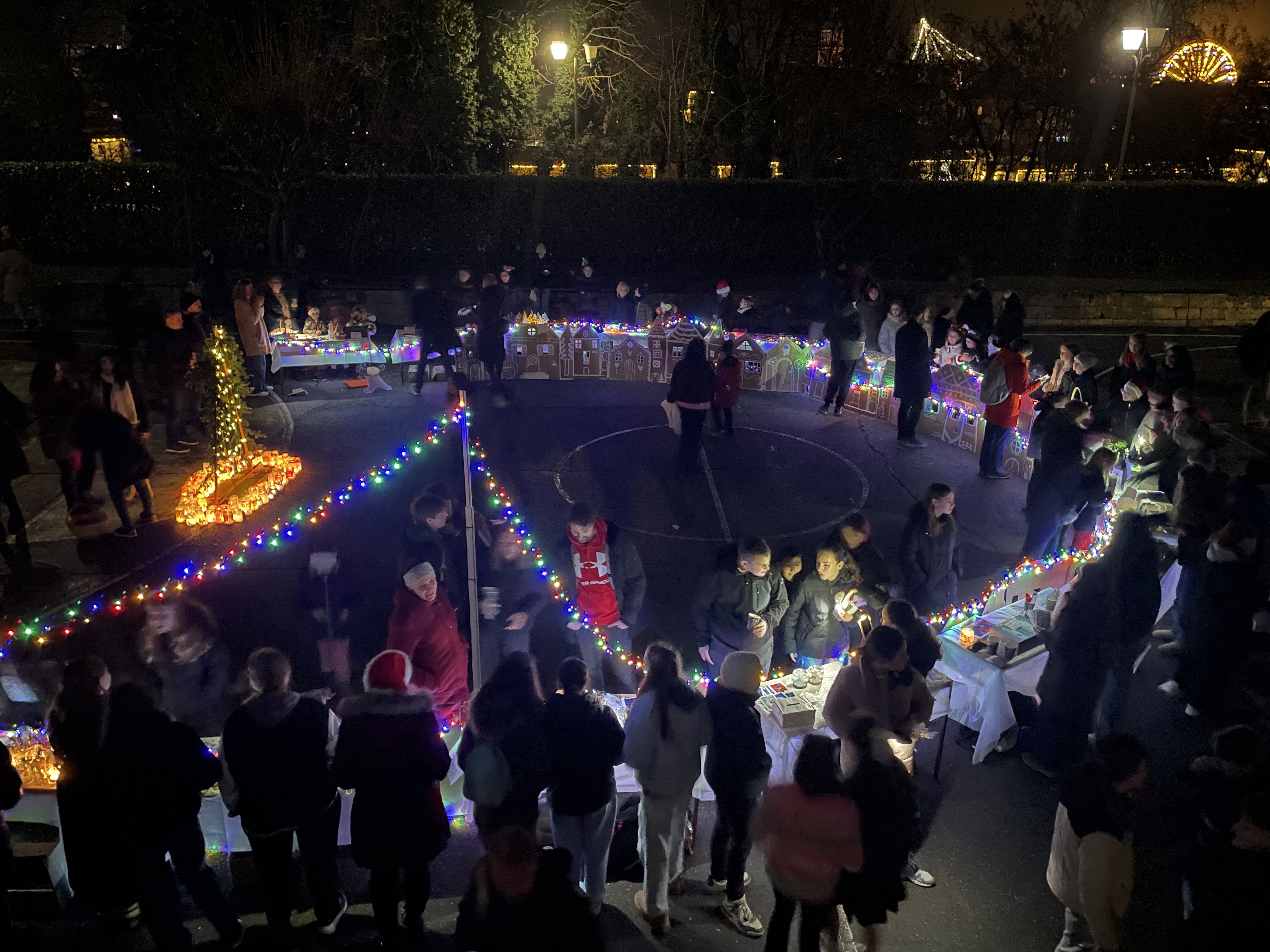 Osnovna šola Maksa Durjave s tradicionalnim božičnim bazarjem