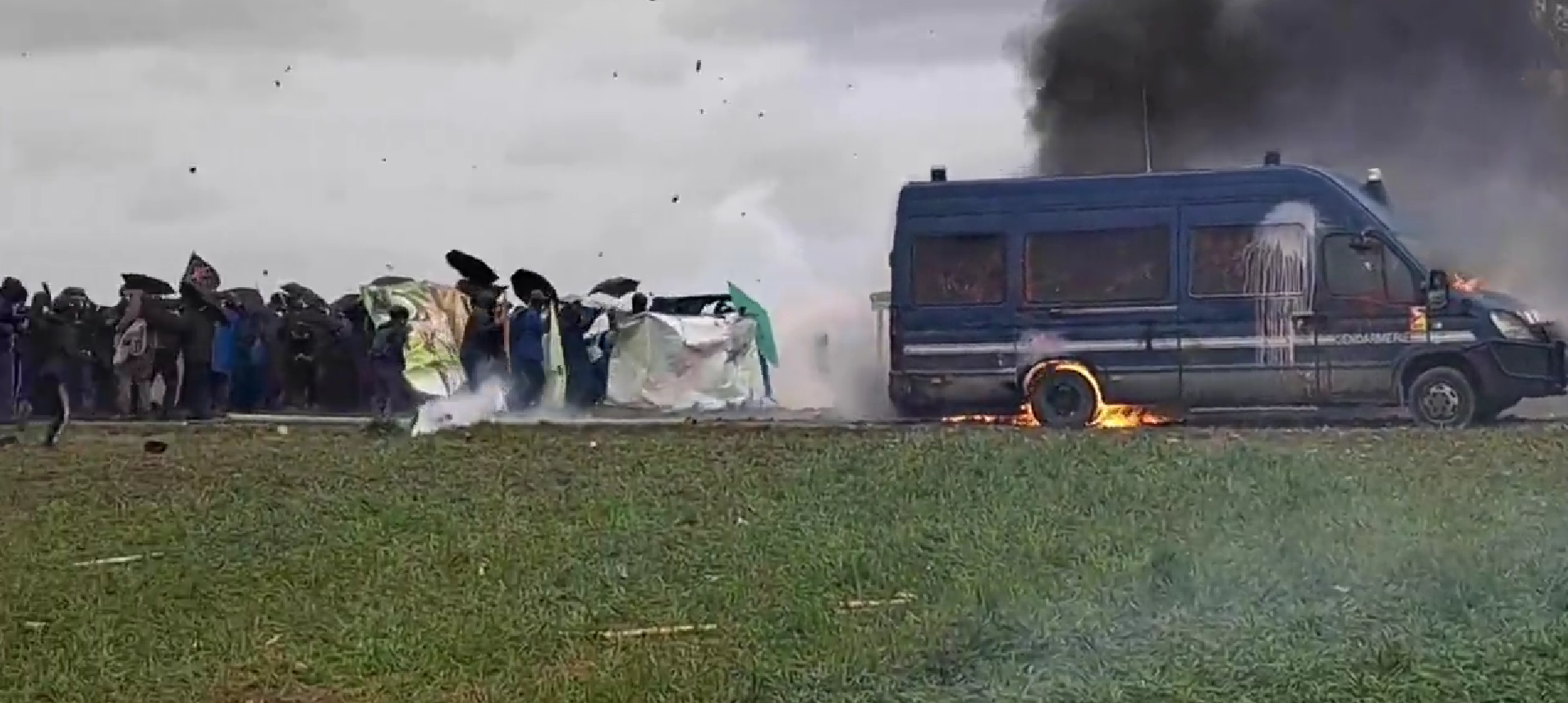 VIDEO: V Franciji več ljudi poškodovanih na novih protestih