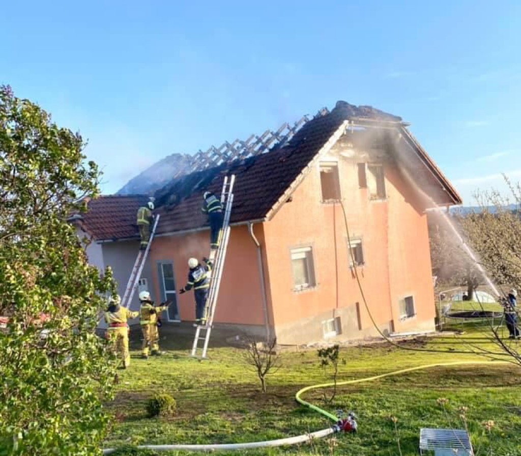 FOTO: Zagorelo v hišah na Ptuju in v Poljčanah