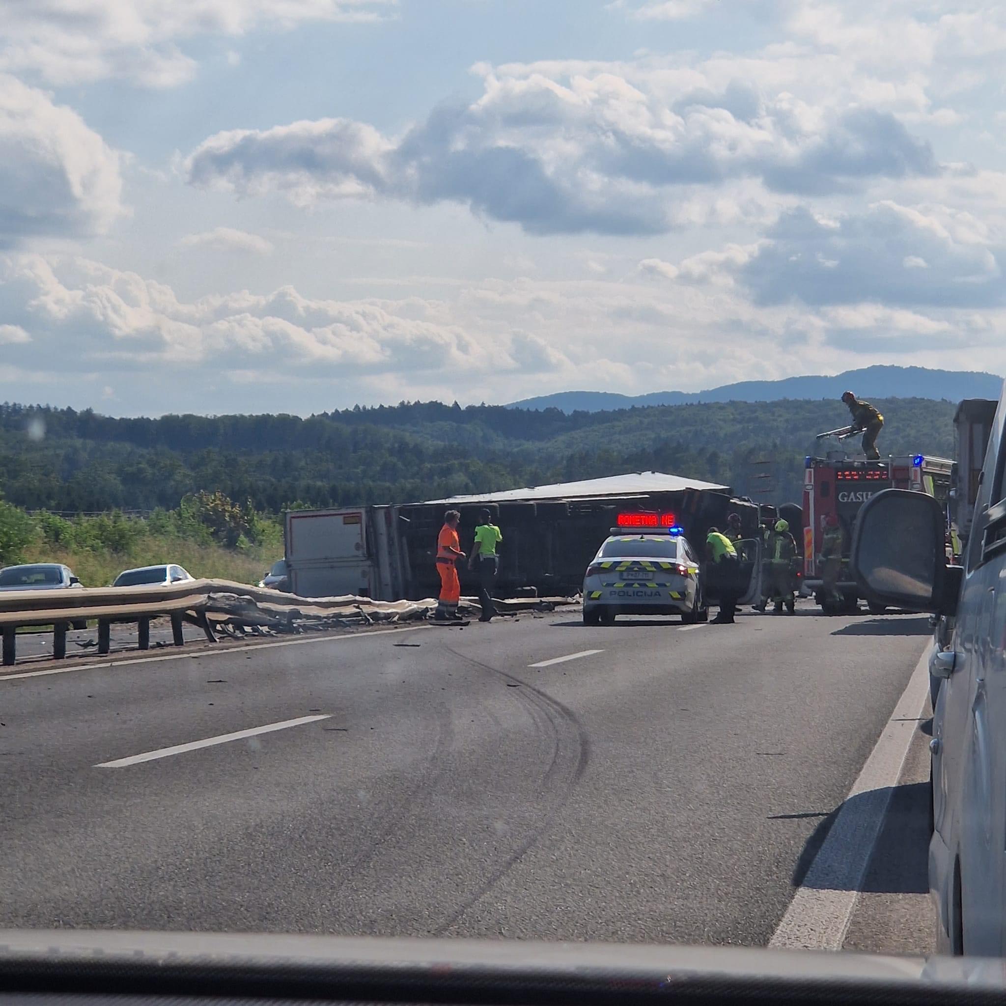FOTO: Huda prometna nesreča pri Slovenski Bistrici, AC ponovno prevozna