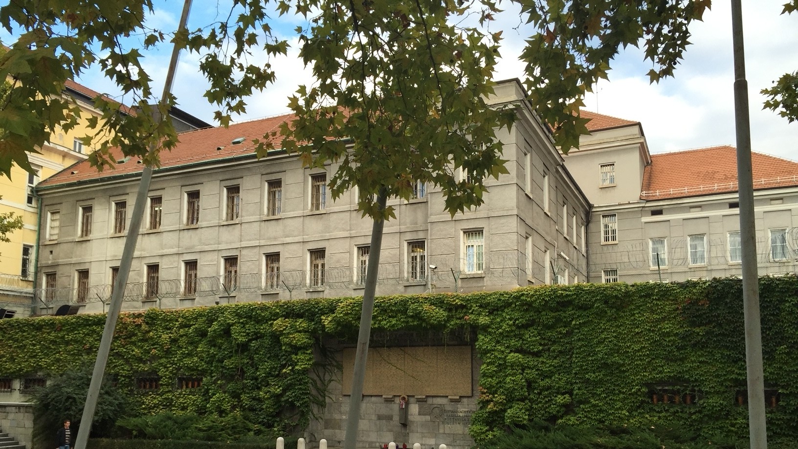 Toliko vsak dan plačujemo za bivanje, hrano in varovanje zapornikov