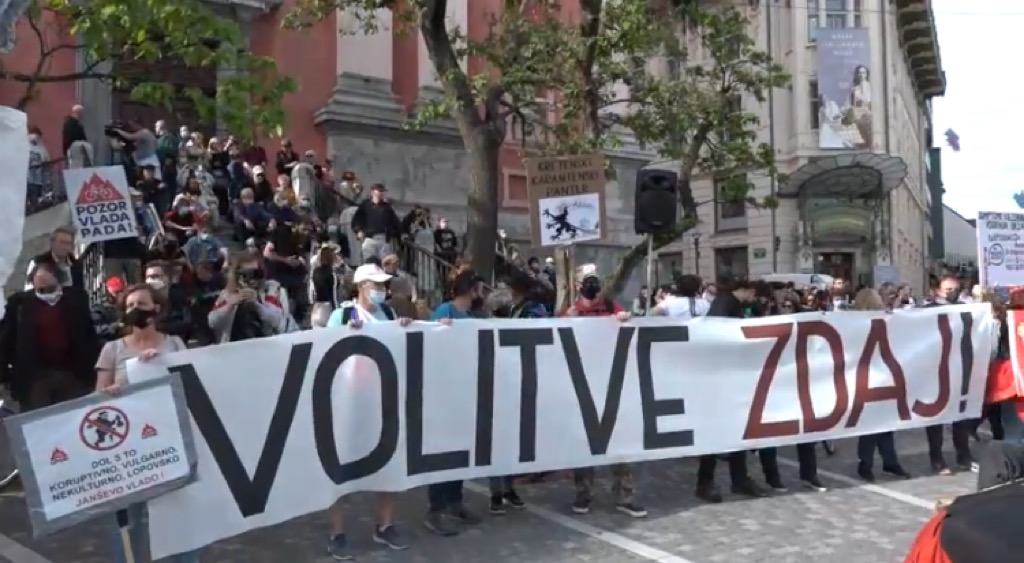 FOTO in VIDEO: Protestniki zavzeli središče Ljubljane