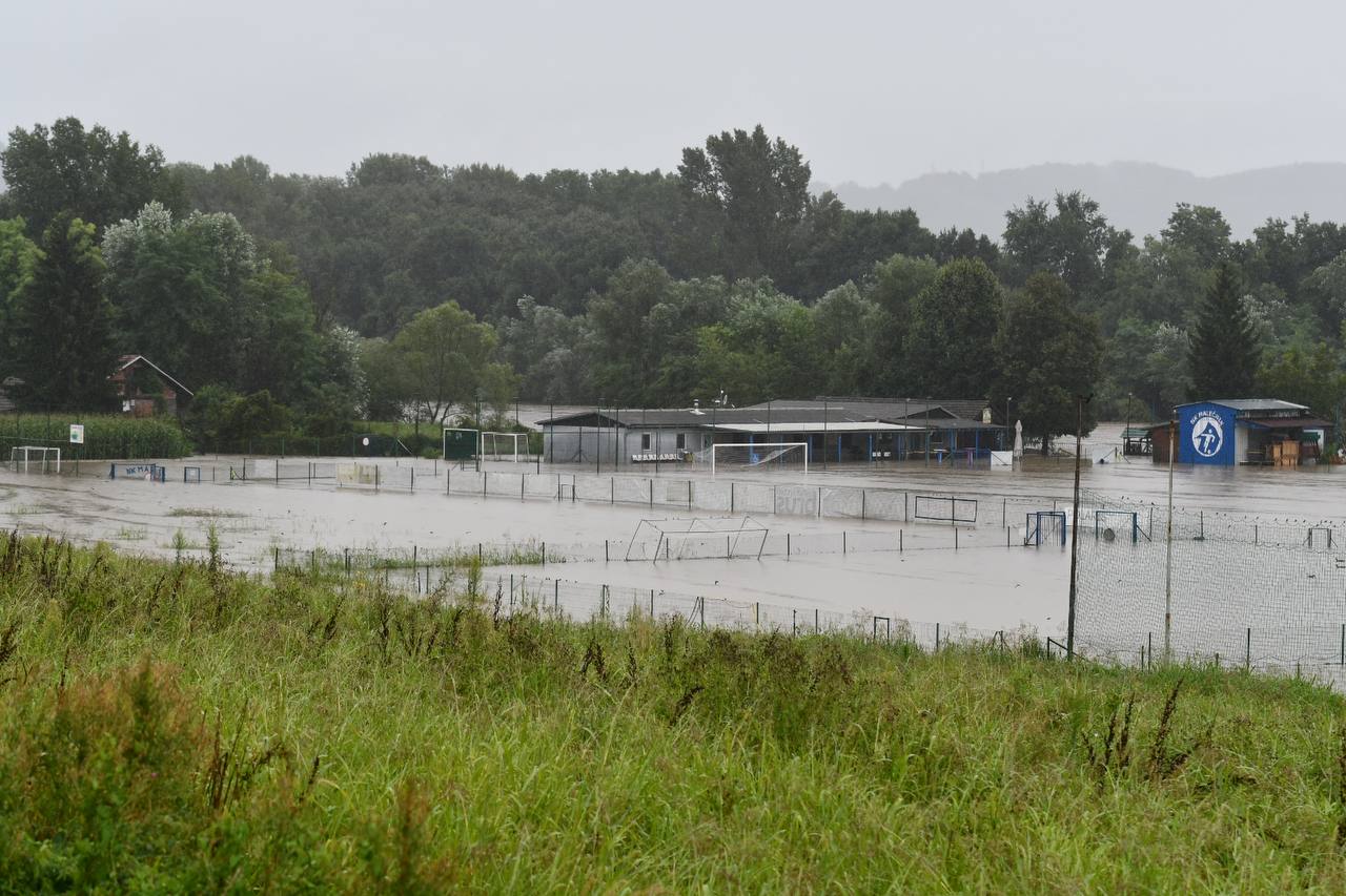 FOTO in VIDEO: Maribor v fazi resne ogroženosti, Drava že poplavlja