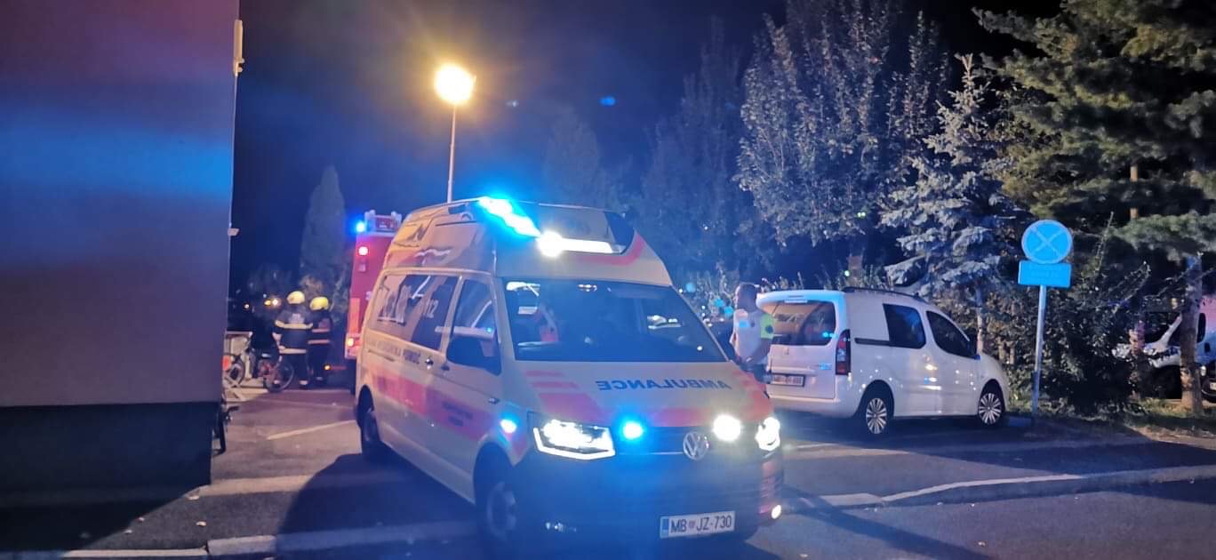 V Mariboru oseba padla deset metrov globoko v jašek