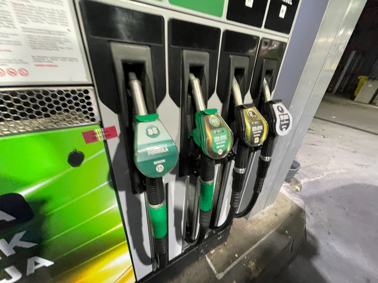 Miklavž bo prinesel nižje cene za bencin in dizel