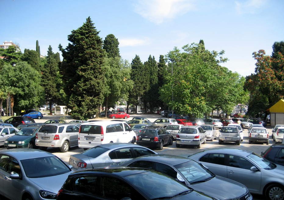 Na slovenski obali skoraj nič več brezplačnih parkirišč