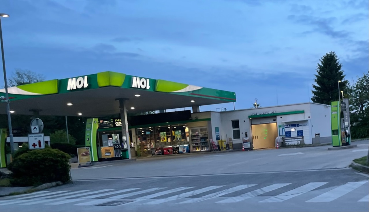 Vlada določila nove cene goriva, vrača okoljska dajatev