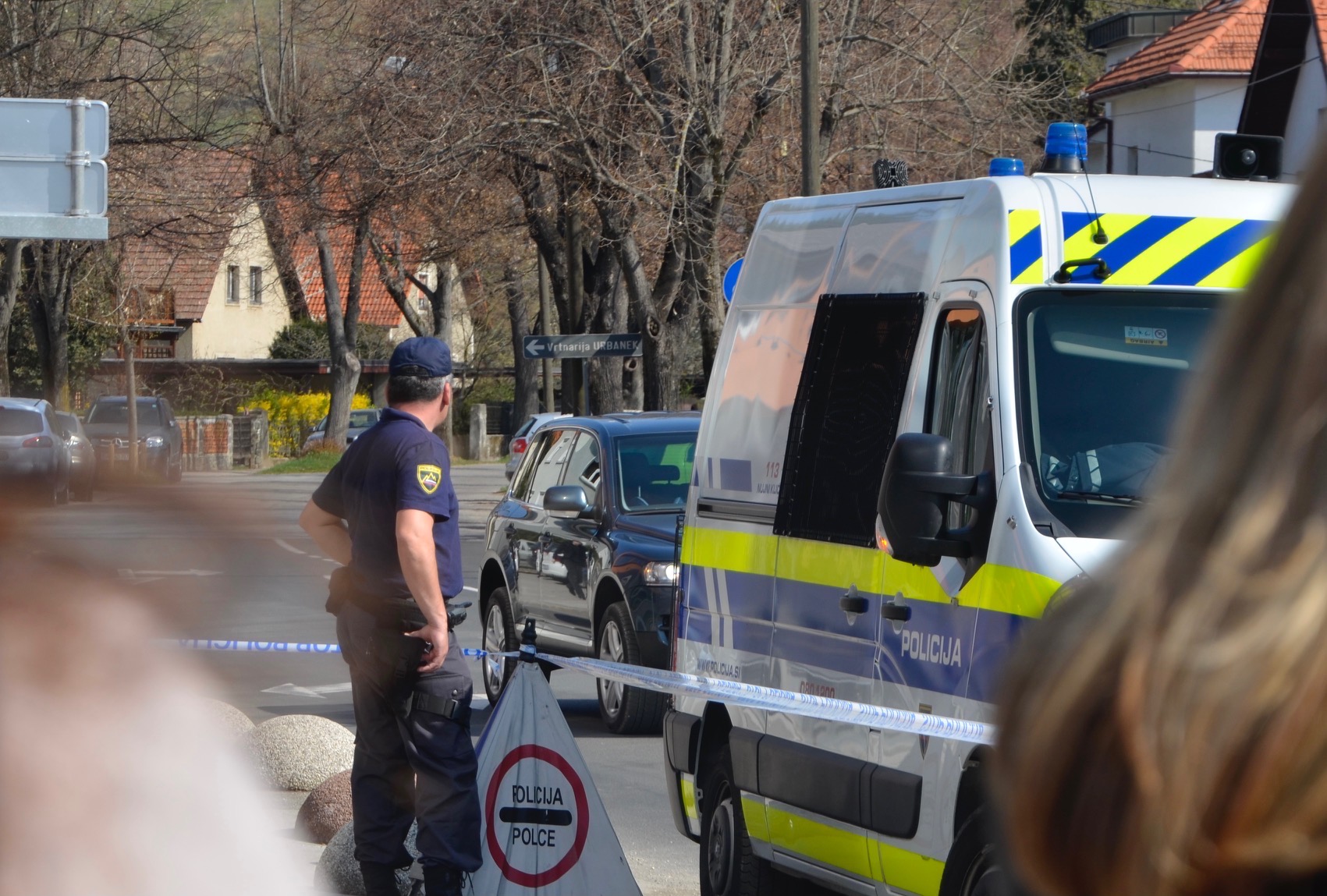 Nepridipravu se je najprej žrtev uprla, nato so ga v roke dobili še policisti