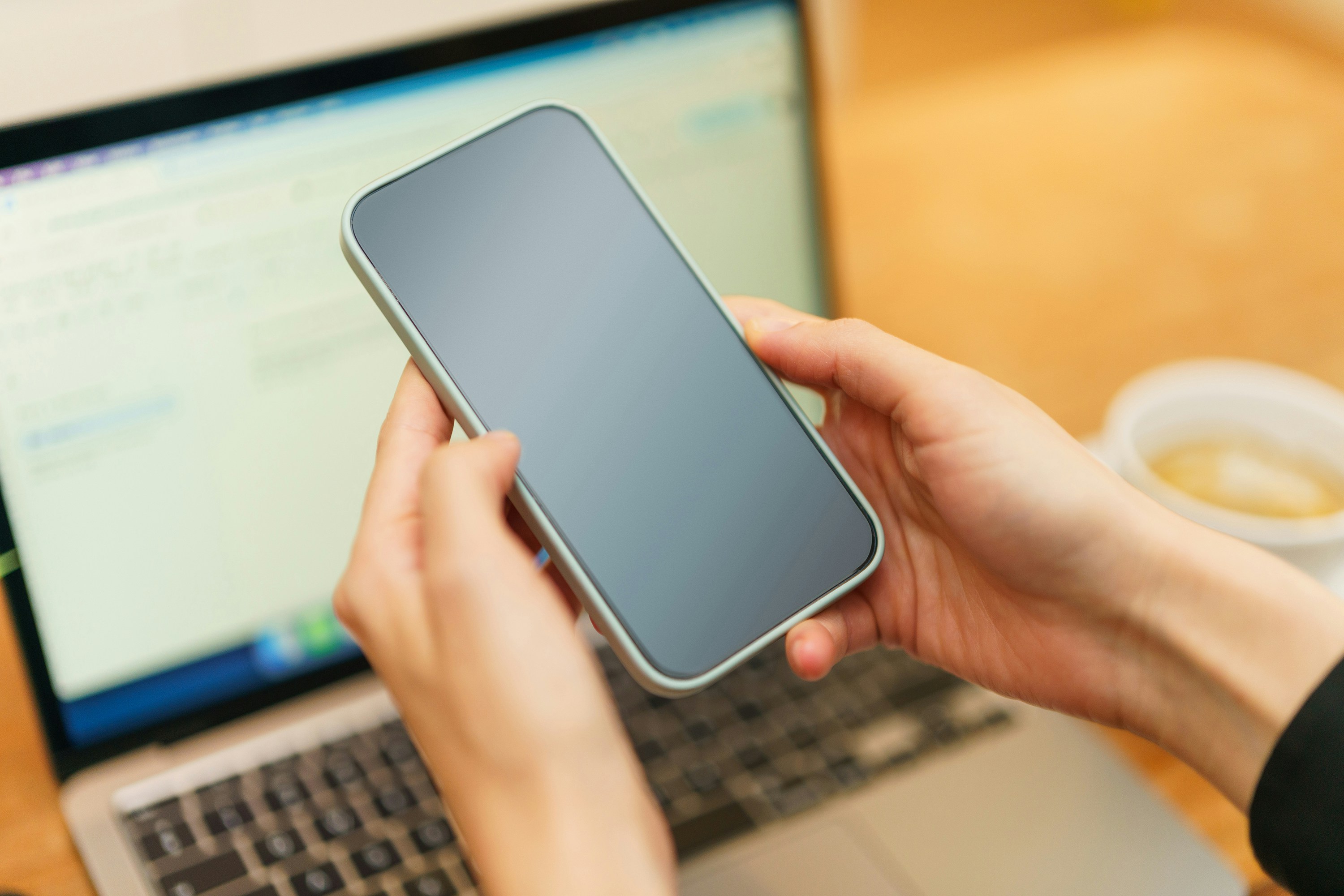 Digitalna zasvojenost: Kako jo prepoznati in zdraviti?