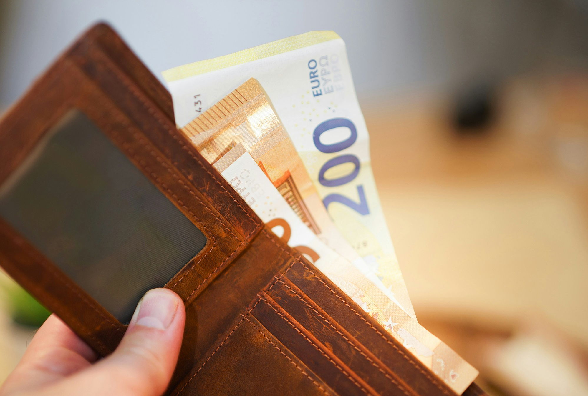 Proračun bo letos stalo 368 milijonov: 190.000 zaposlenih bo dobilo višjo plačo