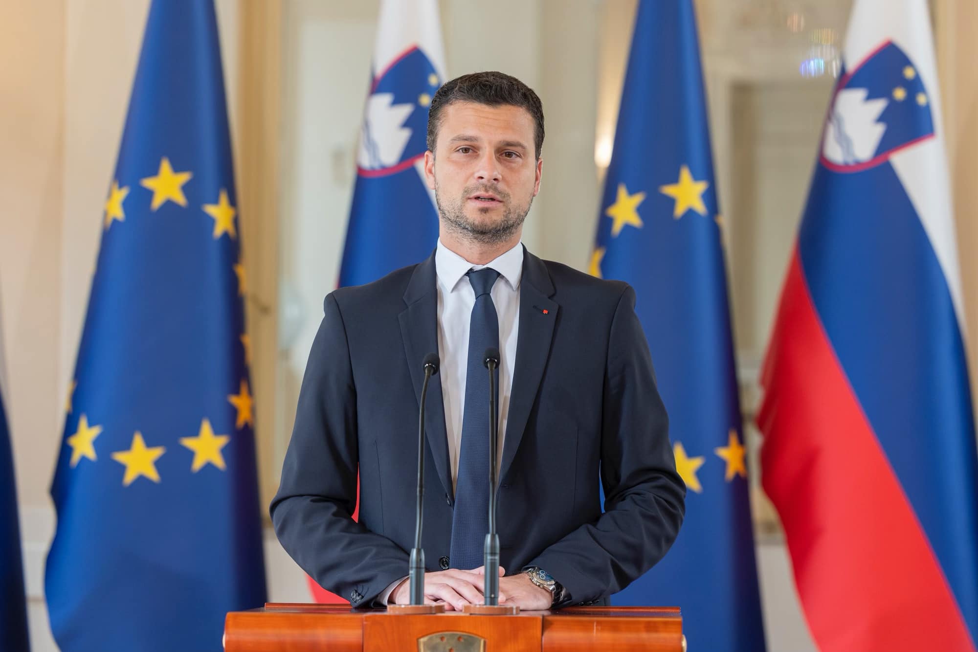 Bivša partnerka zaradi nasilja ovadila vodjo poslanske skupine