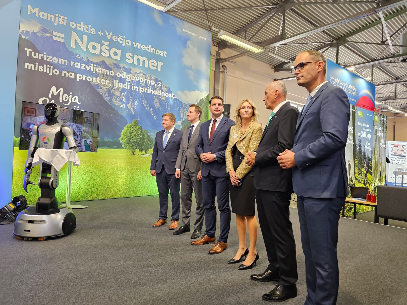Premier Janša napovedal prestrukturiranje javnega sektorja, ki pa ne bo vključevalo odpuščanj