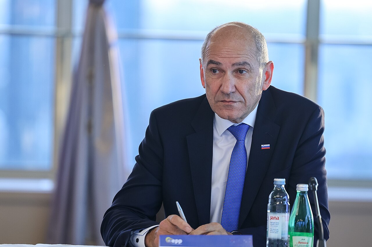 Zakaj Golob poziva Janšo, da naj skliče sejo Sveta za nacionalno varnost?