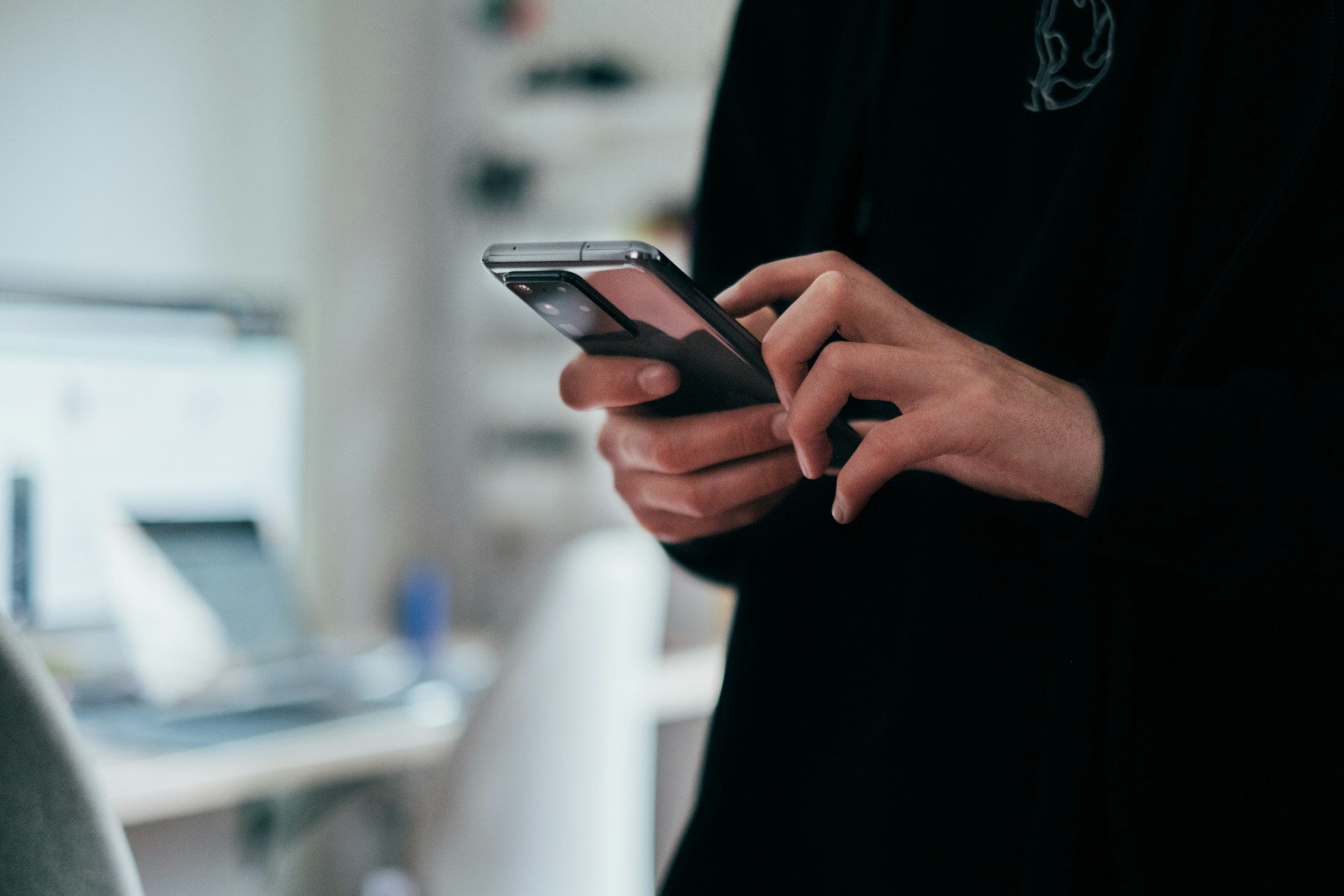 Ali opažate, da se vam pametni telefon nenadoma prazni hitreje? Niste edini ...