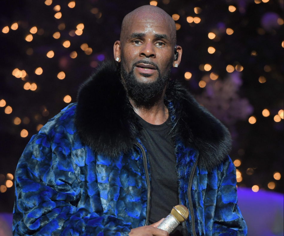 R. Kelly kriv, čaka ga več deset let za zapahi