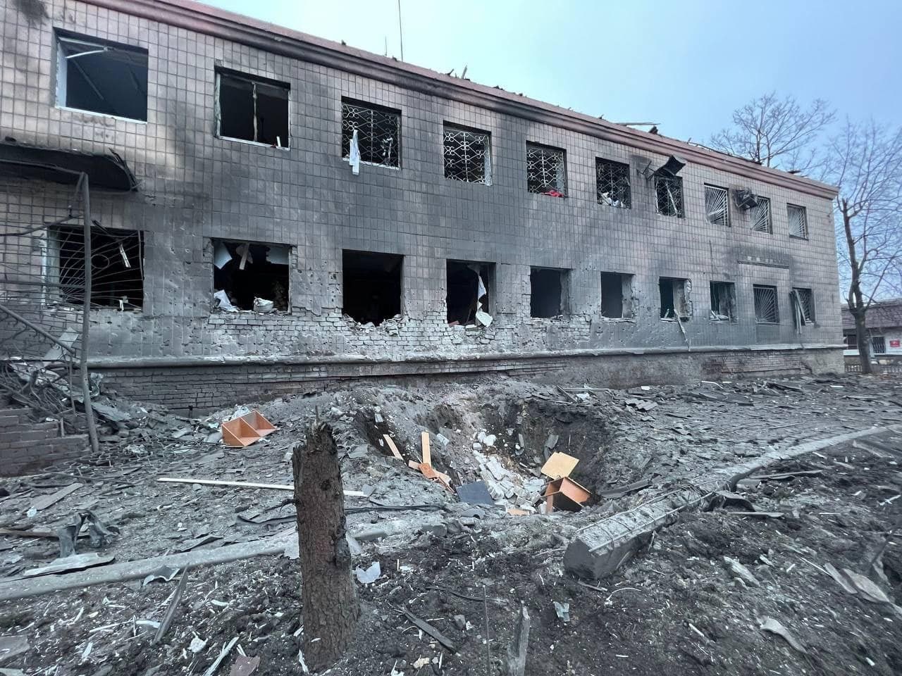 V Ukrajini nove eksplozije, prebivalci se na zadnji dan v letu skrivajo v zakloniščih