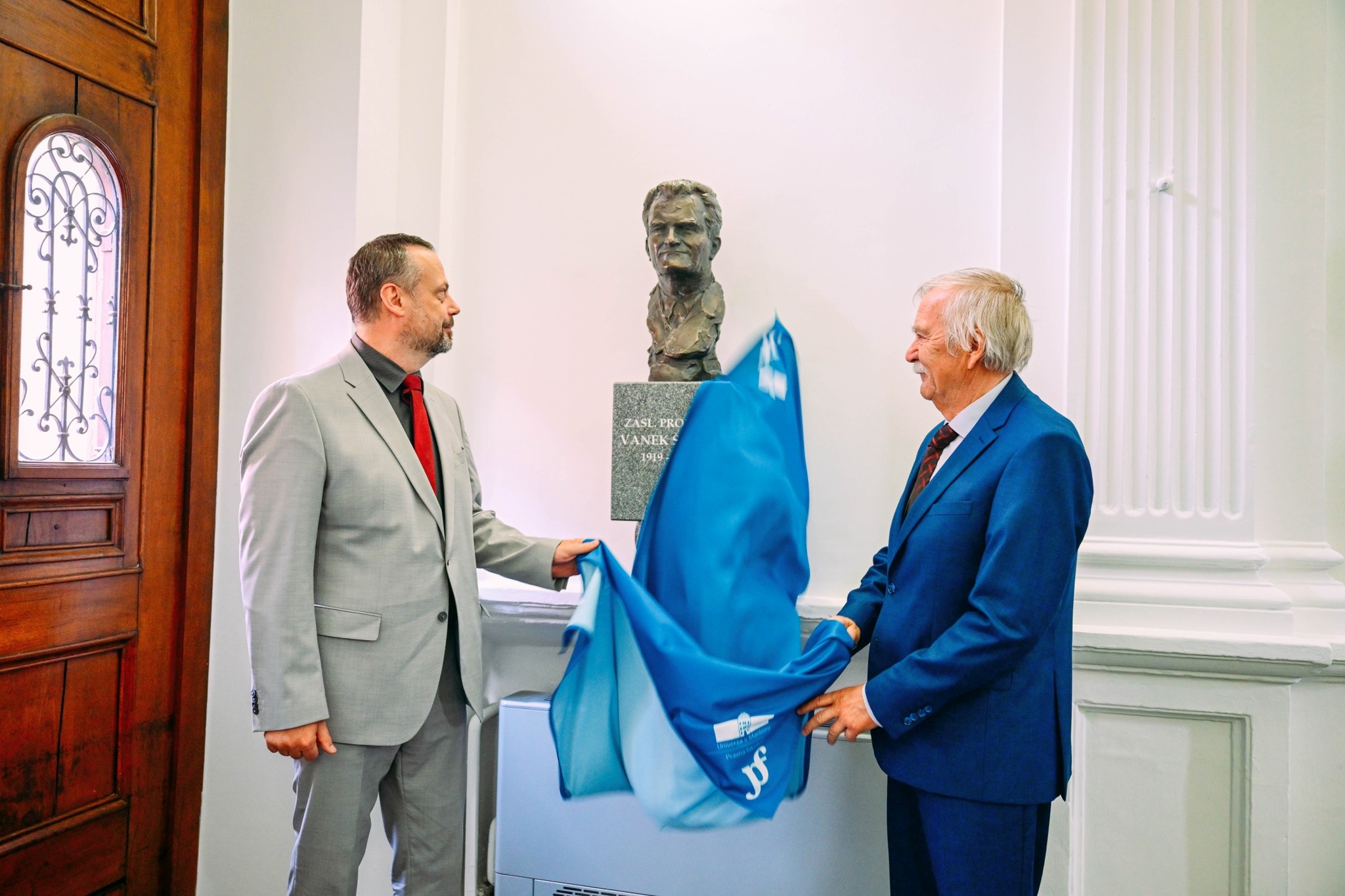 V Mariboru odkrili kip prvega zaslužnega profesorja prava