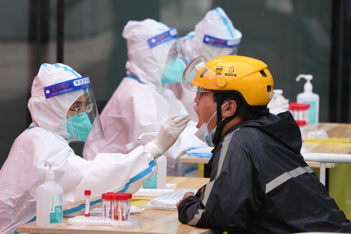 Na Kitajskem največ novih okužb od začetka pandemije