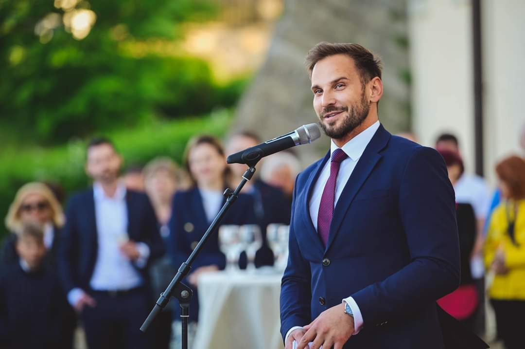 Slabo leto dni po odvzemu vozniškega dovoljenja: Slovenjegoriški župan ponovno v šolskih klopeh