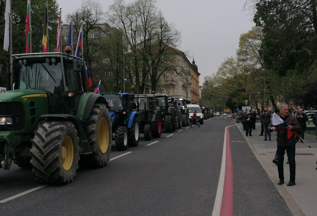 Slovenski kmetje napovedali velik protest