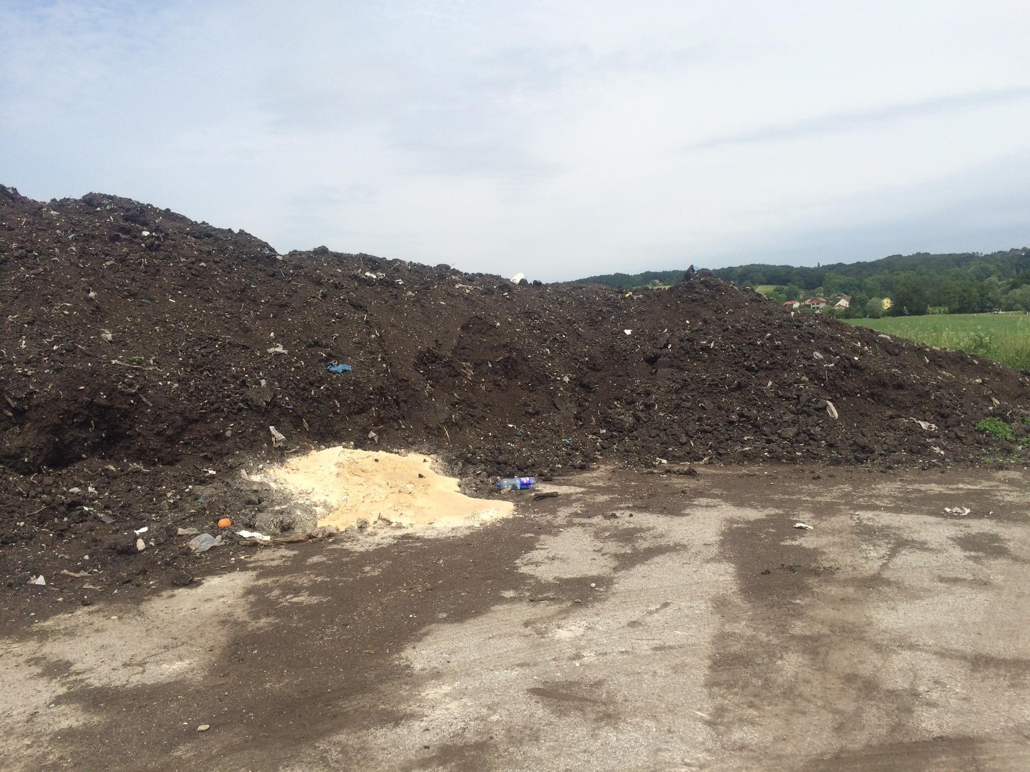 Kompostarna v Ceršaku ogroža tudi kmetijske površine v Slovenskih goricah