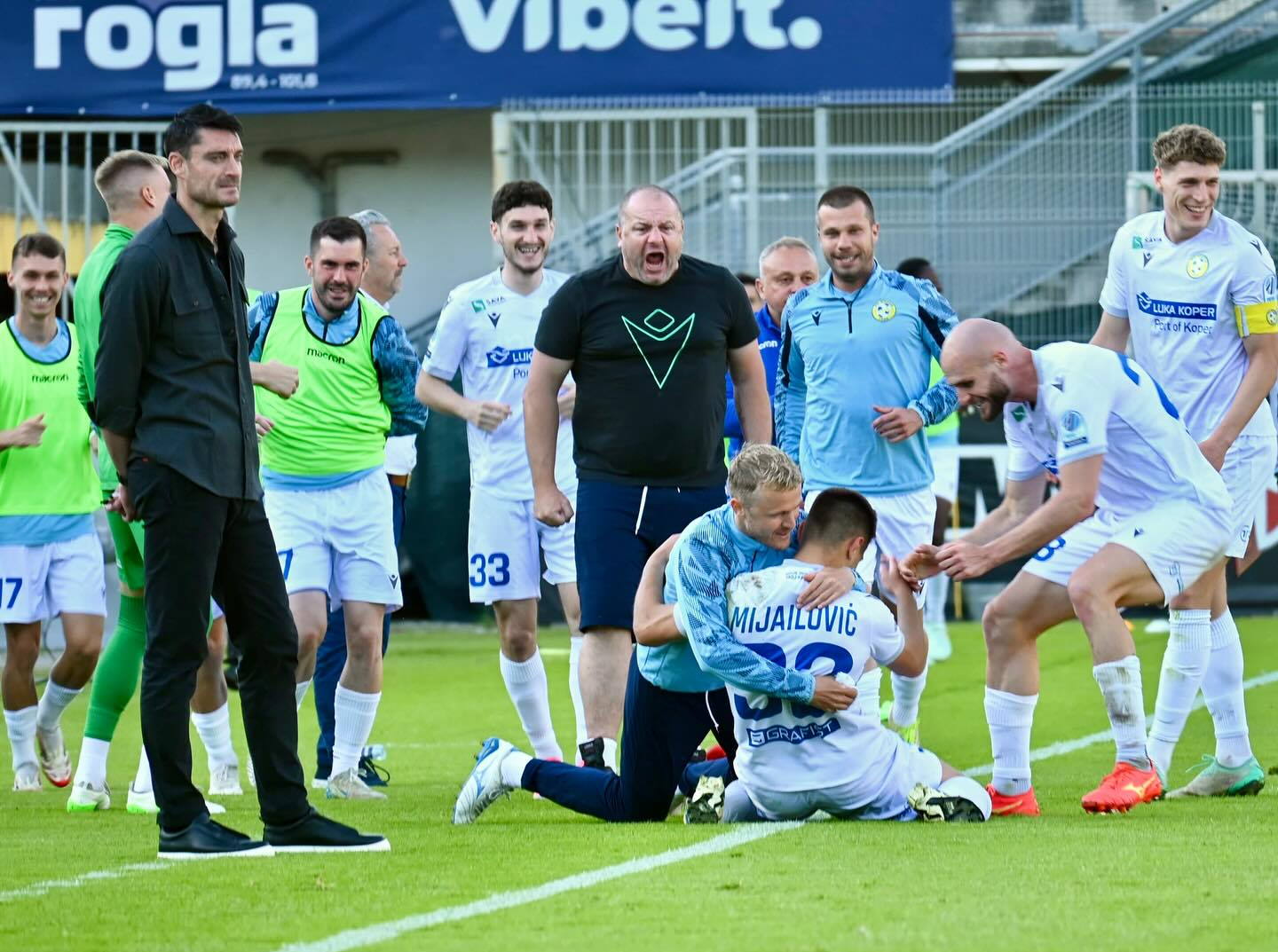Riera pobesnel zaradi sodnikov proti Kopru, Olimpija zapravila še eno zaključno žogo