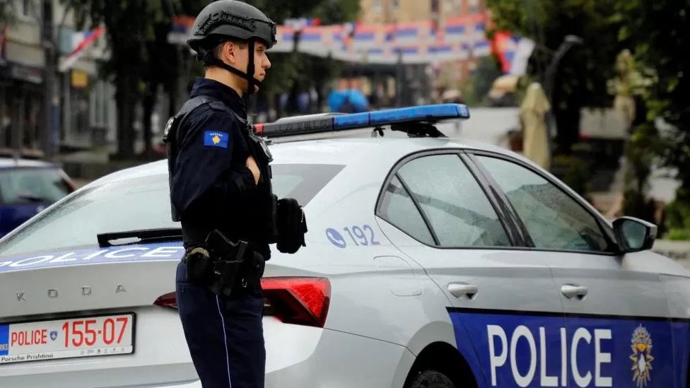 Patruljo na Kosovem napadli zamaskirani profesionalci, umrl policist