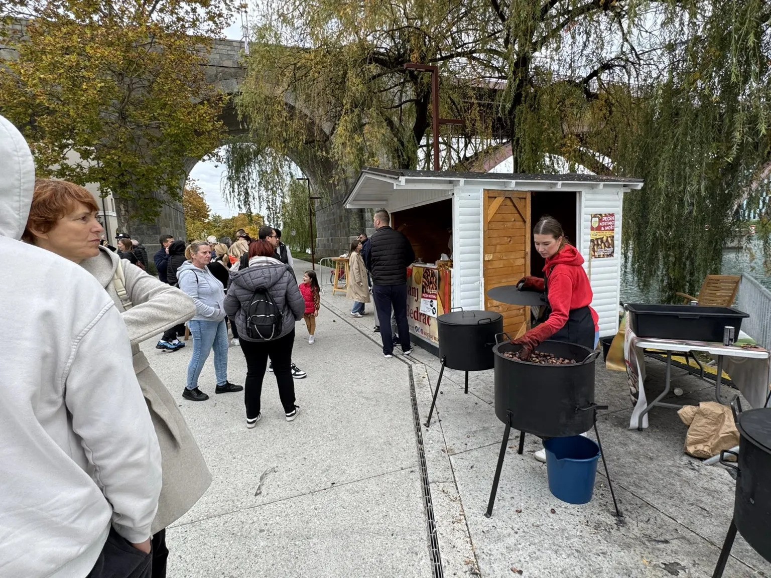 Po Lentu se bo v soboto širil vonj po kostanju: Pekli ga bodo v kar petih bobnih