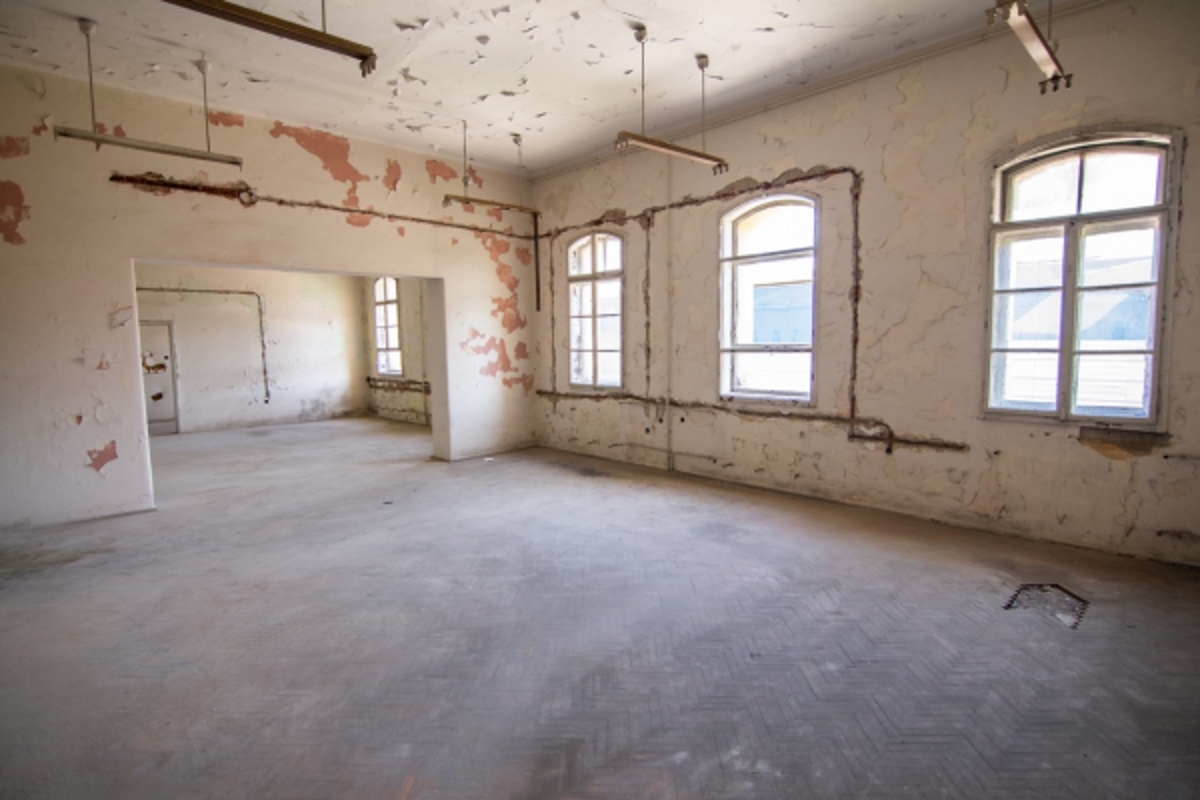 FOTO: Bivša moška kaznilnica v Mariboru bo kmalu zaživela v novi preobleki