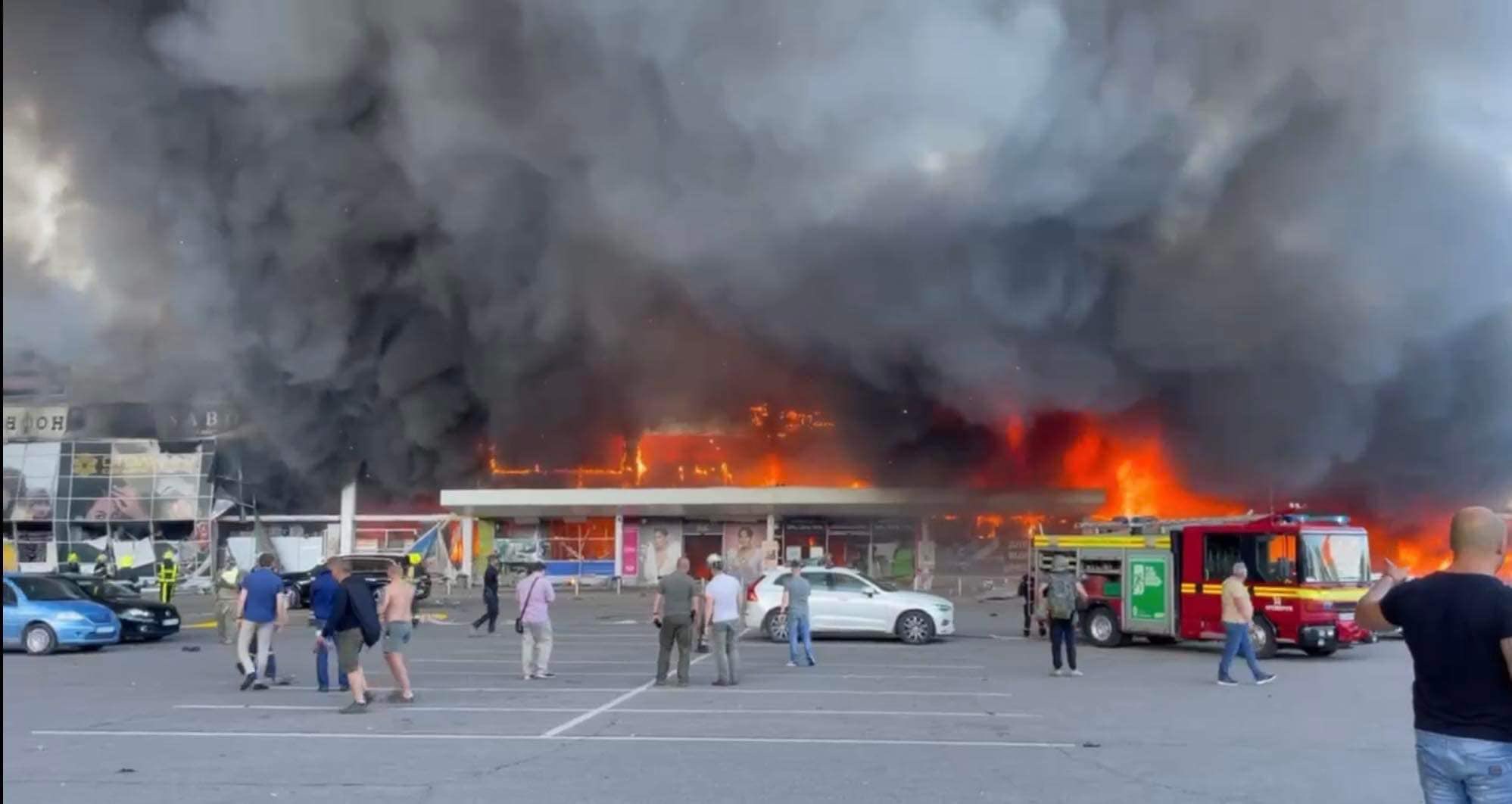 FOTO in VIDEO: Rusija napadla trgovski center s vsaj 1000 ljudmi