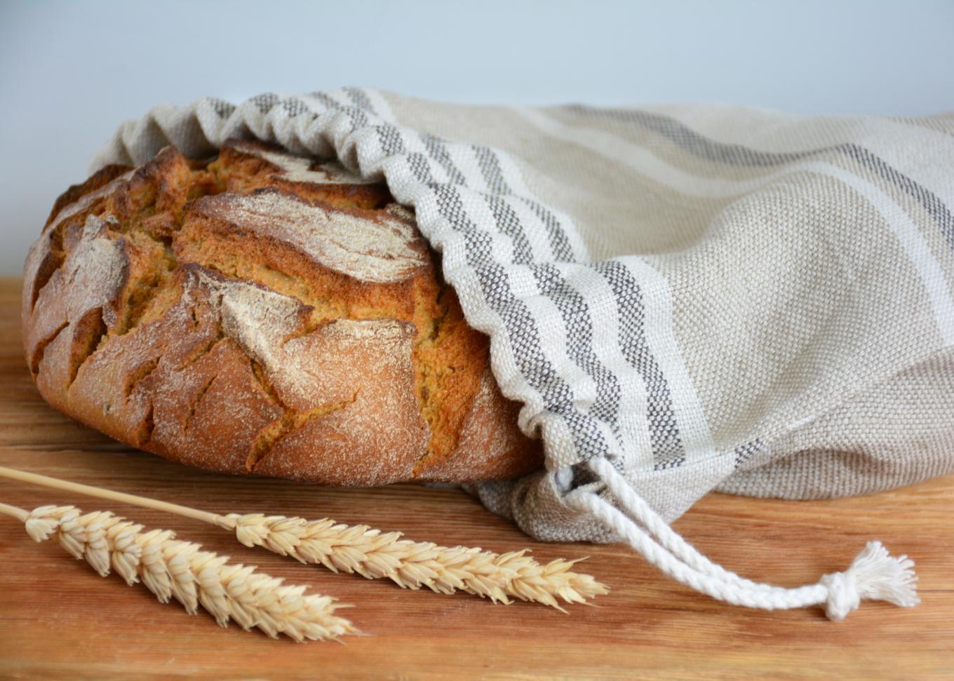 S preprostim trikom za shranjevanje kruha bo ostal svež vsaj dvakrat dlje
