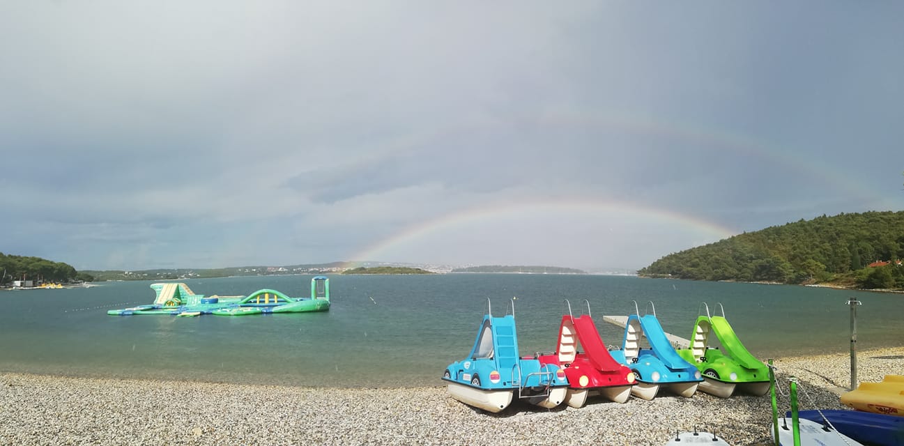 Zaščitena laguna pri Premanturi onesnažena s fekalijami