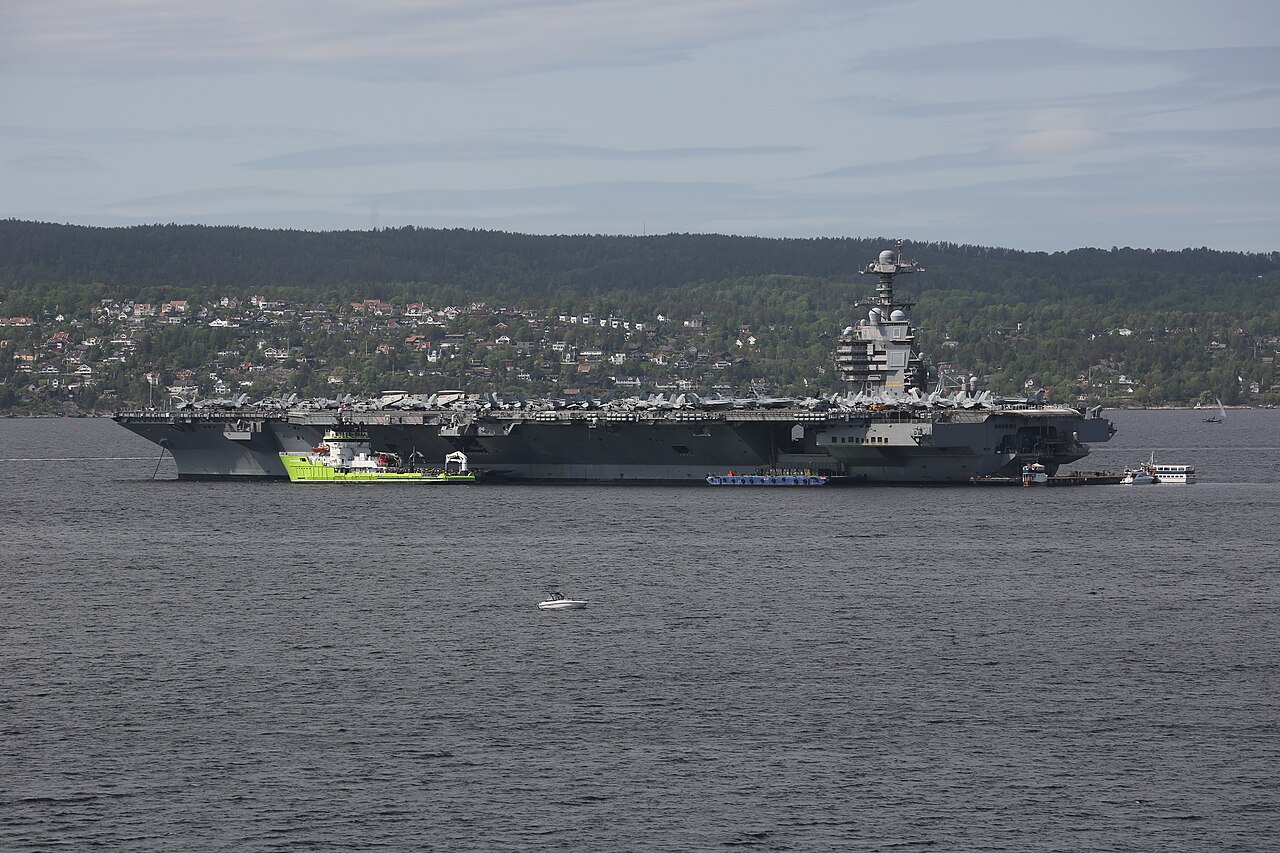 Največja letalonosilka na svetu prispela v Split na vzdrževanje