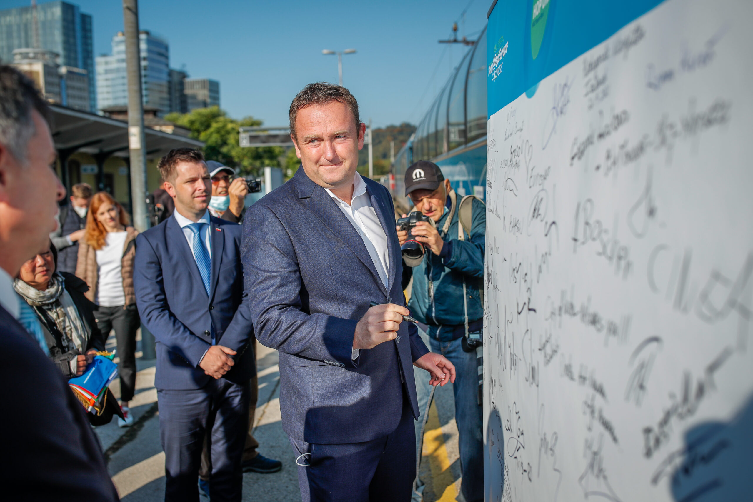 Po večletni sagi na seji nadzornega sveta, ki jo je vodil Matoz, potrdili nakup Nomaga