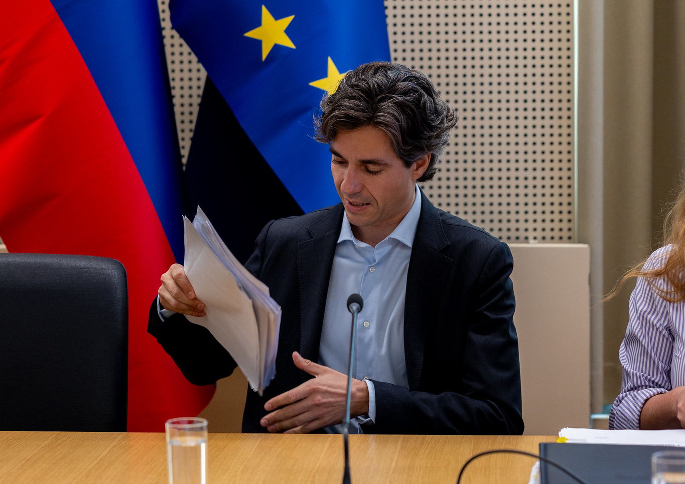 Mesec: “To zimo bodo vsi prejeli polovico minimalne plače”