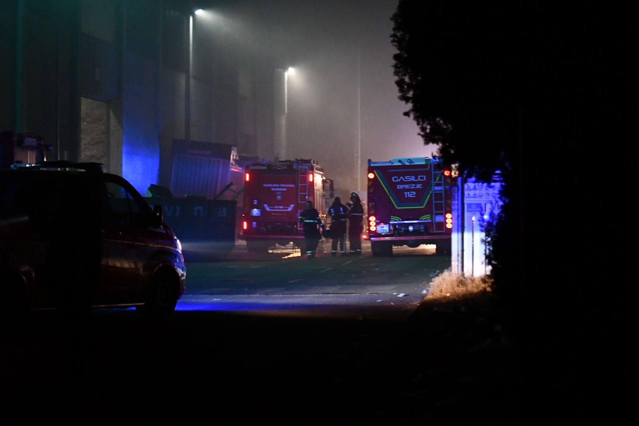 V Mariboru ponoči vsako uro goreli zabojniki za smeti